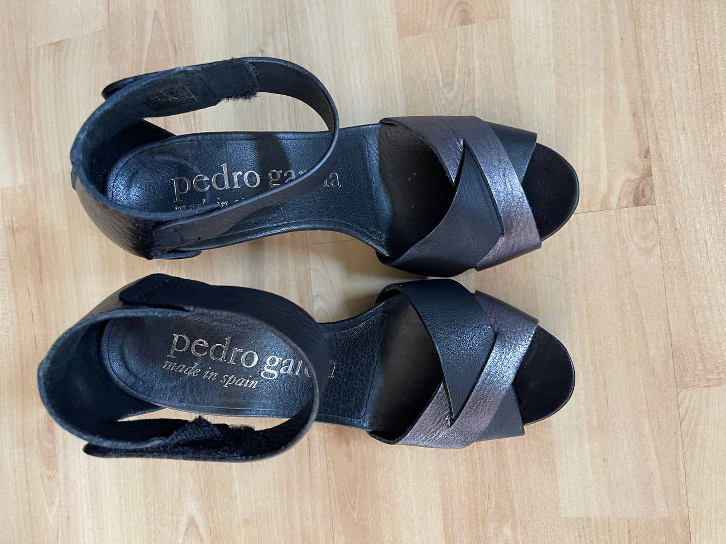 Pedro García Black Leather Heels