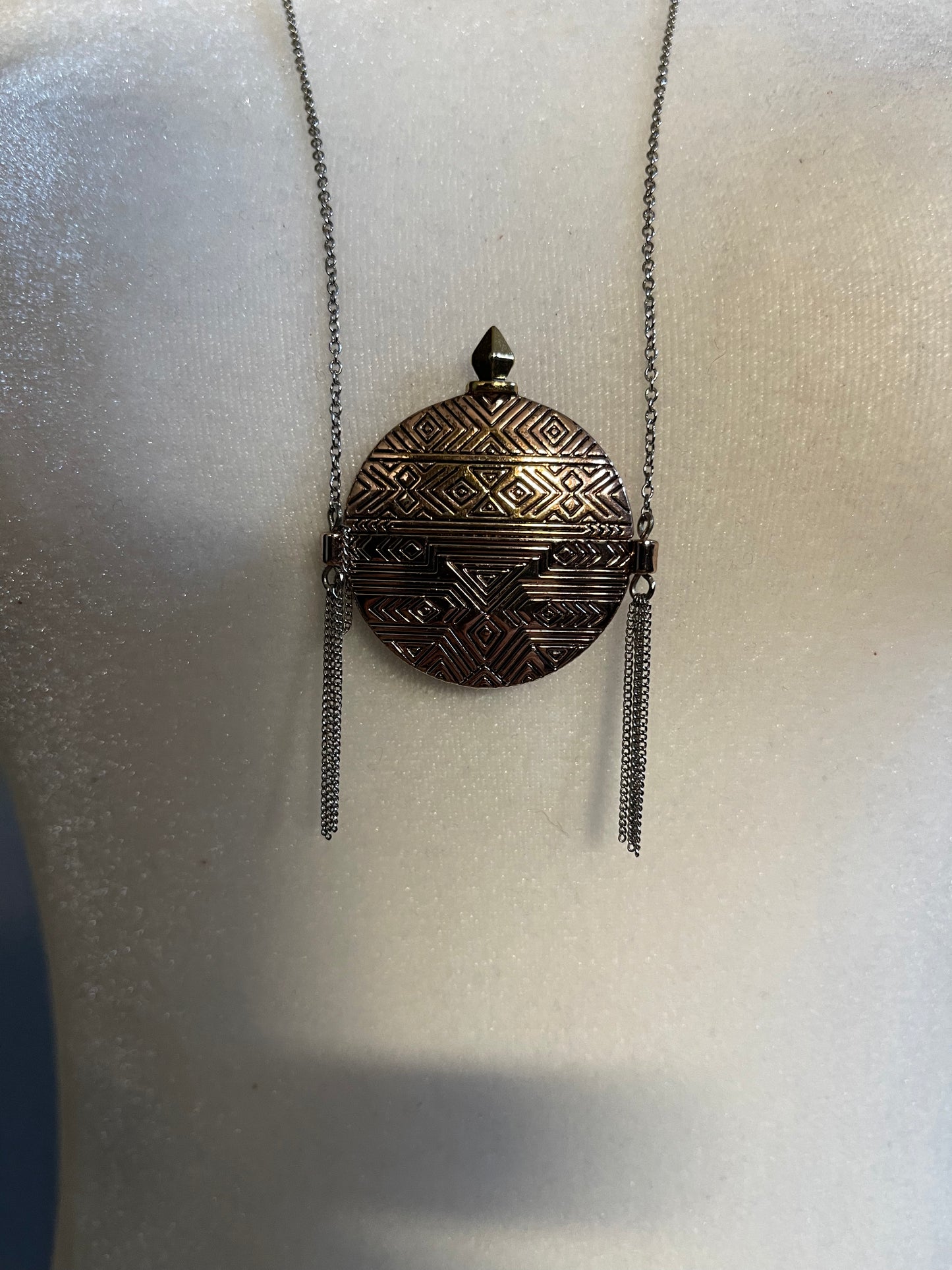 House of Harlow 1960 Tribal Disc Pendant Necklace