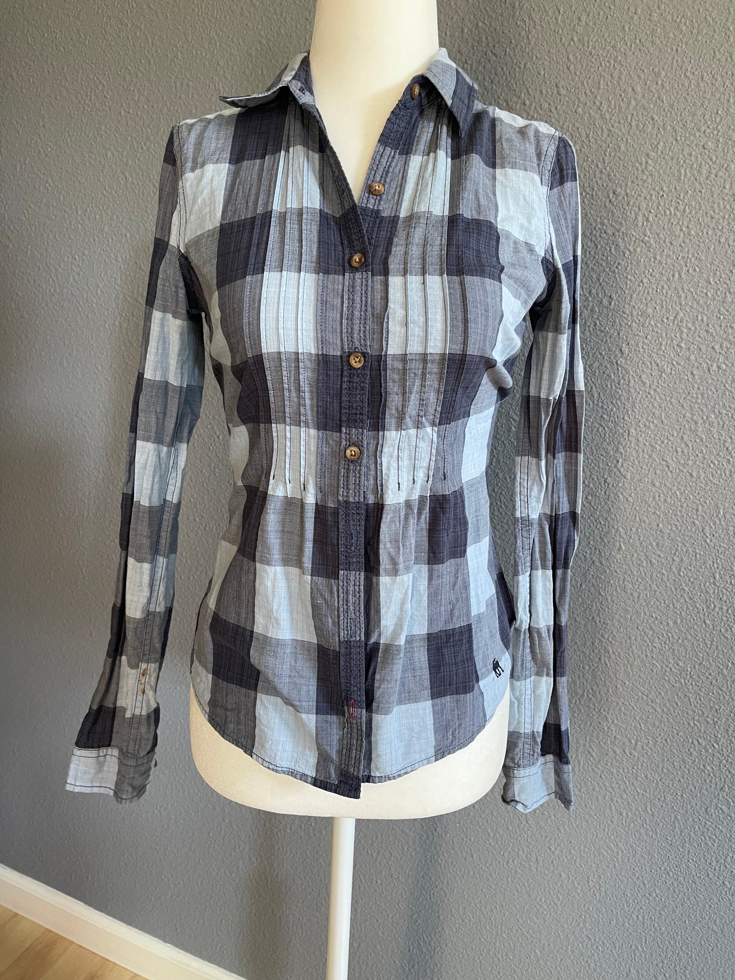 Abercrombie & Fitch Women's Plaid Button-Down Shirt - XS