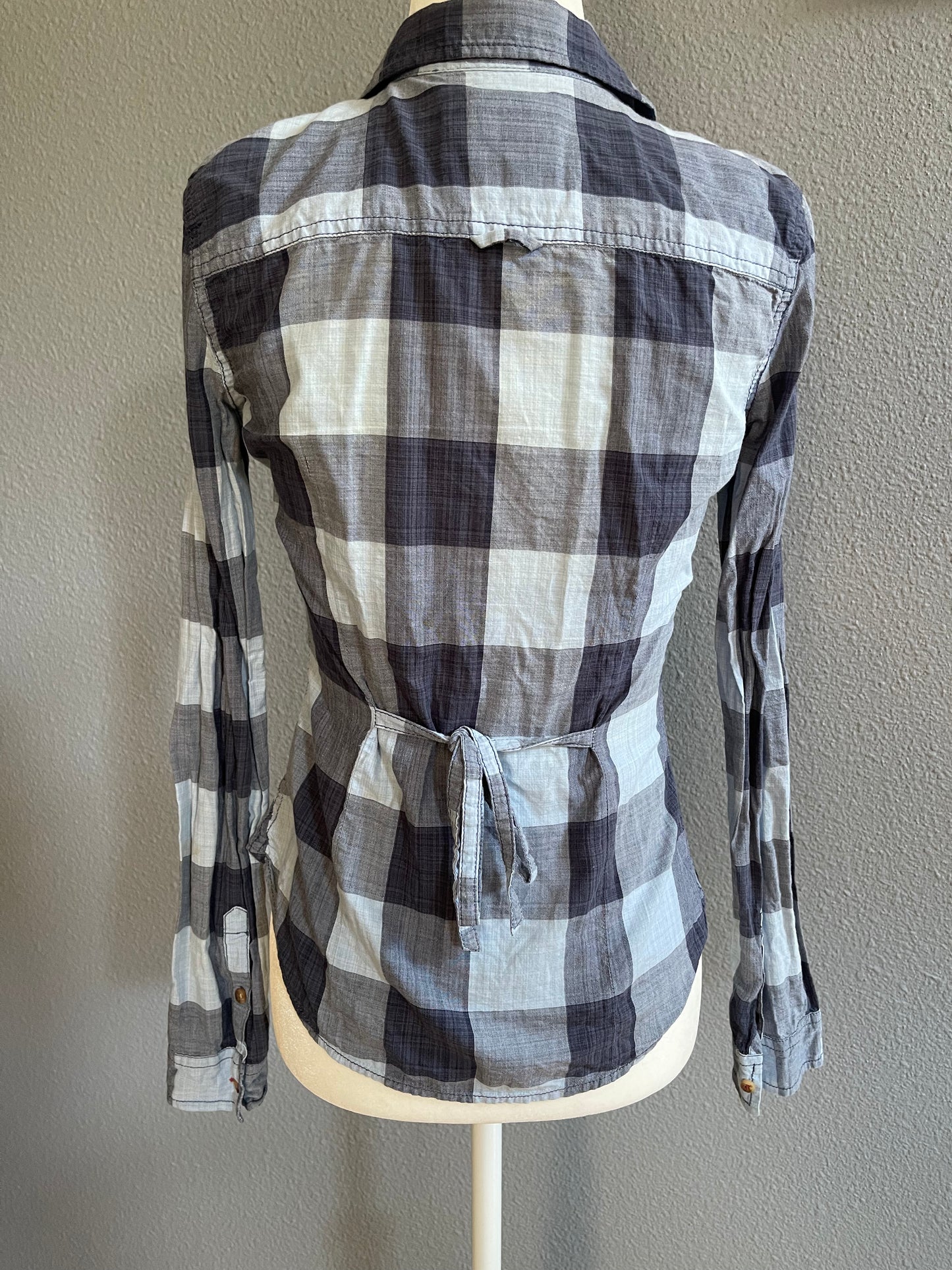 Abercrombie & Fitch Women's Plaid Button-Down Shirt - XS